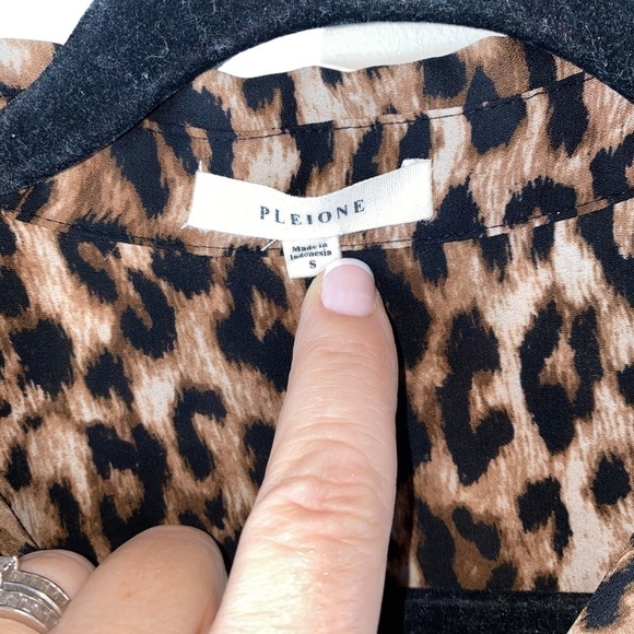 Pleione Women’s Leopard Cheetah‎ Long Sleeve Shirt Blouse Sz S - Picture 5 of 8